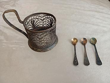 qedimi sufre: Antik fincanaltı qulplu stəkan tutacağı və 3 ədəd kiçik qaşıq dəsti - — 2
