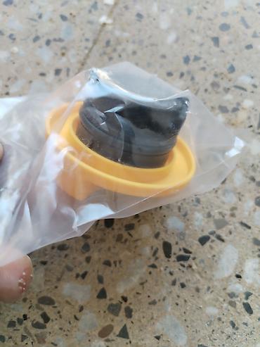 Motor üçün digər detallar: Avtomobil mühərriki üçün yağ doldurma qapağı - Rəng: sarı üst hissə — 2