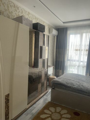 Yataq otağı dəstləri: İkinəfərlik çarpayı, Dolab, Komod, Termo, İtaliya, İşlənmiş