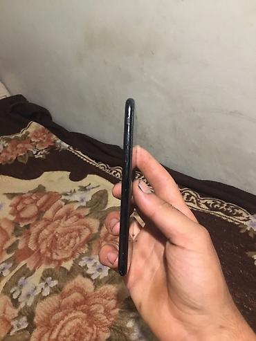 iphone 7 plus kabro: IPhone 7, 256 GB, Qara, Barmaq izi — 1