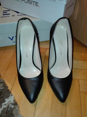 crna cipkana haljina i cipele: Salonke, 37