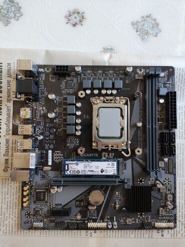 Prosessorlar: Ana Platası Gigabyte H610M, İşlənmiş