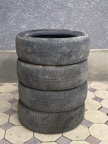Шины: Шины 235 / 60 / R 18, Зима, Б/у, Комплект, Франция, Michelin