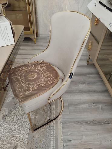 Qonaq otağı dəstləri: İşlənmiş, Divan — 6