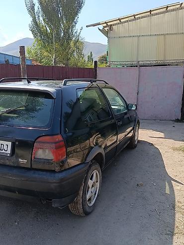 Продажа авто: Volkswagen Golf: 1992 г., 1.8 л, Механика, Бензин, Хэтчбэк — 3