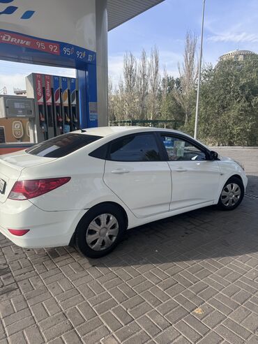 Hyundai: Hyundai Solaris: 2012 г., 1.6 л, Автомат, Бензин, Седан