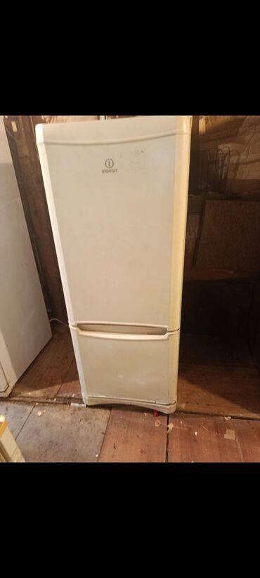 Meyvə və tərəvəz qurudan aparatlar: 2 qapılı Indesit Soyuducu Satılır, rəng - Ağ