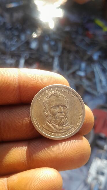 серебрянная монета: 1 доллар редкый DE монетный двор