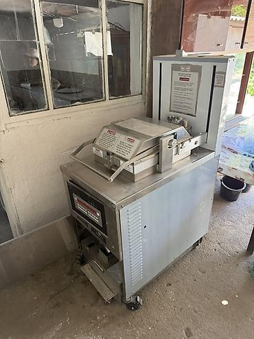 Промышленная напольная фритюрница высокого давления (pressure fryer) at lalafo.kg Промышленная напольная фритюрница высокого давления (pressure fryer)
