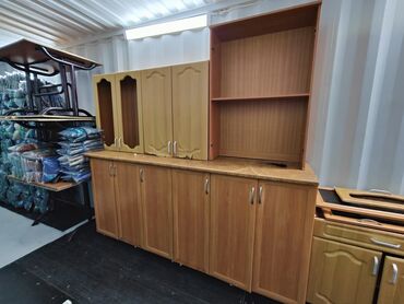 шкаф с полками: Кухонный гарнитур, Шкаф, Стол, цвет - Оранжевый, Б/у