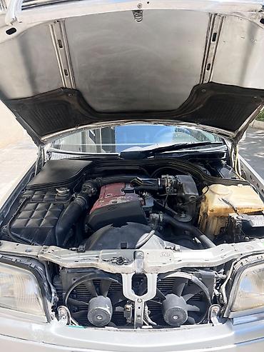 mercedes 112 motor: Mercedes-Benz C-Sinif (W202) sedan - Kuzov: 4 qapılı sedan, gümüşü — 4