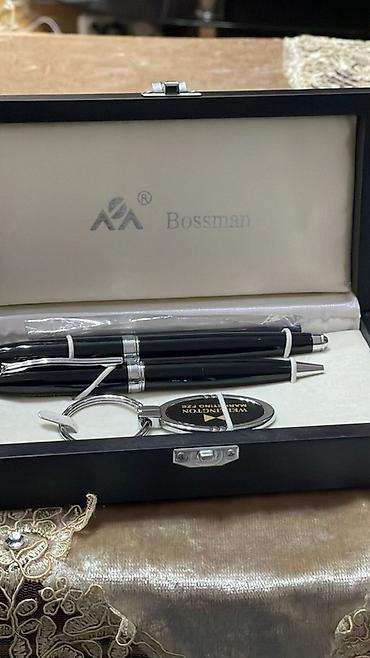 Masaüstü dəstlər: Yazı dəsti – Bossman/Wellington

Fransadan alinib . Yenidir — 1