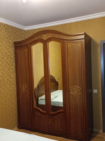 Otaq bitkiləri: İkinəfərlik çarpayı, Dolab