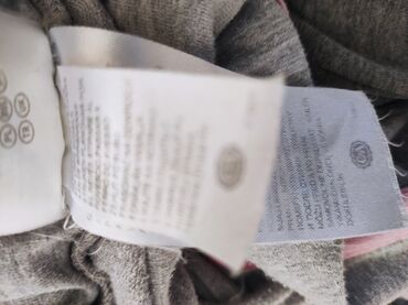 Donji deo: Trenerka siva, C&A, S — 9