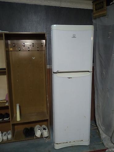 Холодильники: Indesit ikiqapılı soyuducu - Üst qapıda dondurucu bölmə, alt qapıda — 2