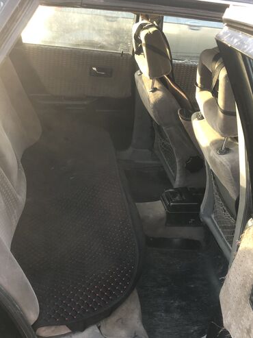 Audi: Audi 80: 1990 г., 1.8 л, Механика, Бензин, Седан — 2