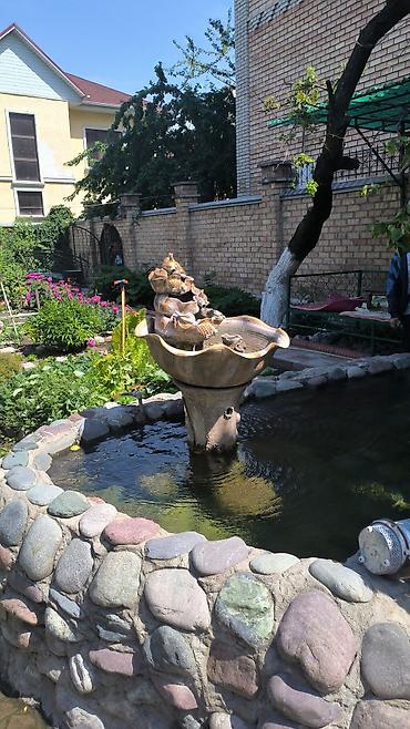 Продажа коттеджей и домов: Продам дом 2 этажа с подвалом . Участок разделен на два участка — 4