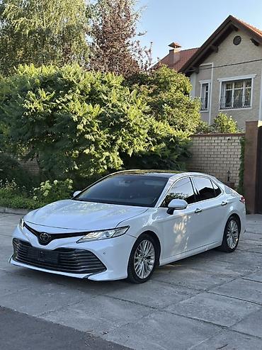 12000: Toyota Camry: 2018 г., 2.5 л, Автомат, Бензин, Седан — 2