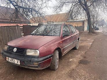 Volkswagen: Volkswagen Vento: 1993 г., 1.6 л, Механика, Бензин, Седан — 4