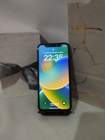 Apple iPhone: IPhone X, 64 GB, Qara