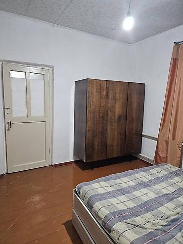 Продажа полдома: 📍ул. Фучика 🔘4-комнаты 🔘51,8м² Продается полдома. Участок ровный — 4