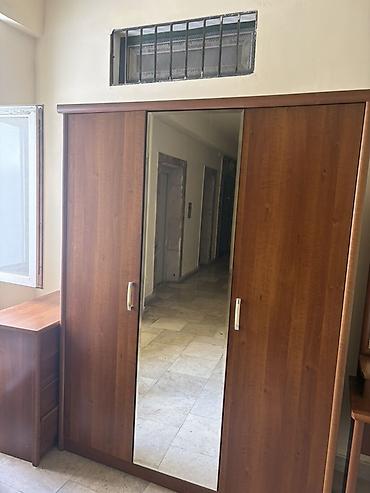Ev üçün mebel: Yataq otağı mebel dəsti – qoz rəngində - Geniş 3 qapılı şkaf: orta — 3