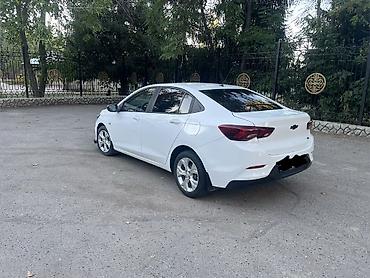класс маркант: Chevrolet Onix: 2021 г., 1 л, Автомат, Бензин, Седан — 6