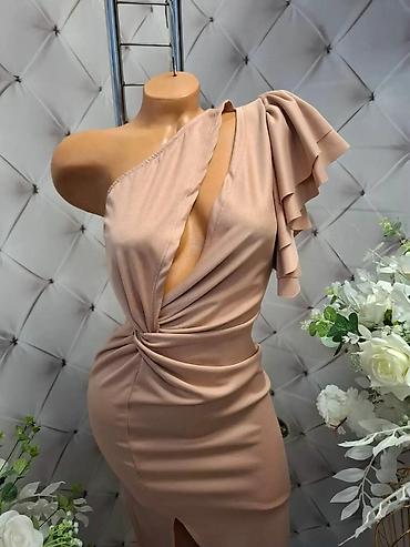 teme glave: Elegantna ženska haljina – asimetrični model sa jednim ramenom i — 1