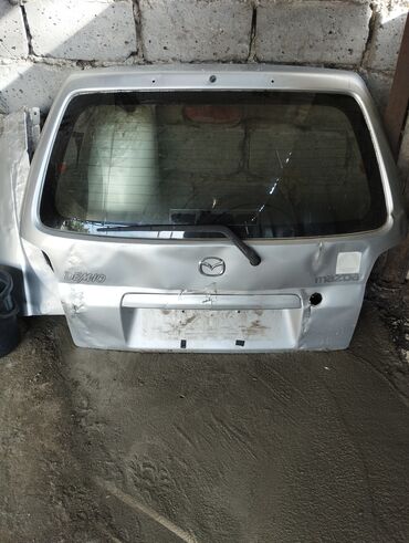 Крышки багажника и комплектующие: Крышка багажника Mazda, 2002 г., Б/у, Оригинал