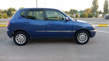 авто цеп: Daihatsu Sirion: 2002 г., 1 л, Механика, Бензин, Хэтчбэк