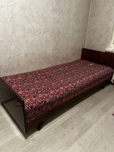 детская кровать машинка: Односпальная кровать, Б/у, С матрасом, длина - 190 см
