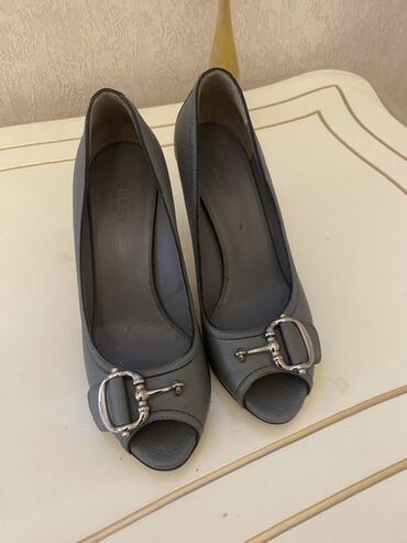 Tuflilər: Tuflilər, YSL, Ölçü: 37, rəng - Mavi, Yeni — 27