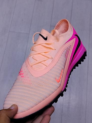Кроссовок Nike (модель из серии для бега/трейла) - Тип: спортивный