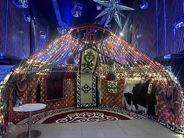 юрты на: Аренда юрты, Каркас Деревянный, 85 баш, С полом, Самовар, Стол — 4