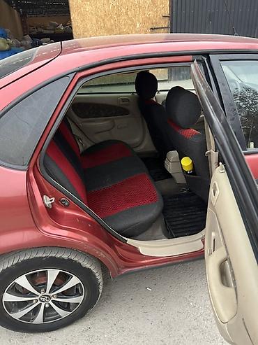 мото каракол: Toyota Corolla: 1998 г., 1.3 л, Кол менен иштөөчү, Бензин, Хетчбек — 6