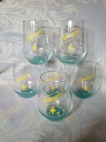 Čaše: Case nove Schweppes. Nove case,sve na njima odsjaj 9d svetla. Komada na lalafo.rs — 5 Čaše: Case nove Schweppes. Nove case,sve na njima odsjaj 9d svetla. Komada — 5