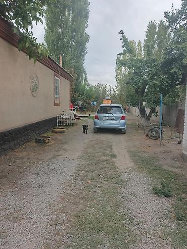 Продажа коттеджей и домов: Продаю дом. По ул Жаштык. Цена договорная. Обращаться по телефону или at lalafo.kg — 3 Продажа коттеджей и домов: Продаю дом. По ул Жаштык. Цена договорная. Обращаться по телефону или — 3