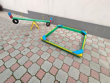 Детские площадки: Песочница в наличии вместимость песка 8-9 мешков . Размер песочницы — 11