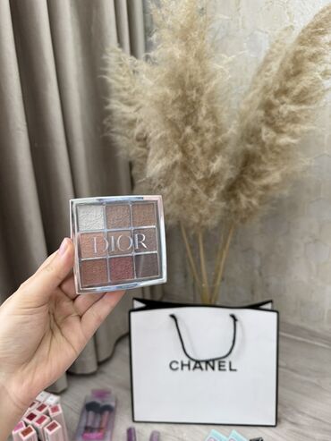 İnformatika: Göz kölgələri, Dior, Yeni