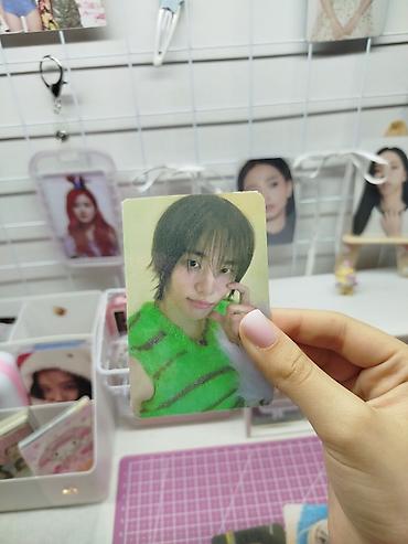 İncəsənət və kolleksiyalar: K-pop fotokart kolleksiyası – 4 ədəd son şəkildə qeyd edildiyi kimi — 4
