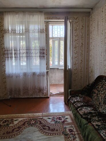 Uzunmüddətli kirayə mənzillər: 2 otaqlı mənzil – geniş işıqlı otaq və kiçik balkon - Plan: 1 otaq — 4