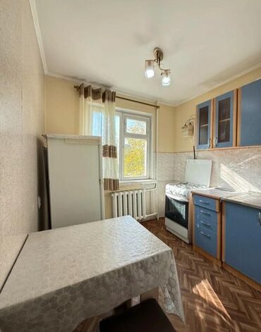 арендовать однокомнатную квартиру: 1 бөлмө, Менчик ээси, Чогуу жашоосу жок, Толугу менен эмереги бар