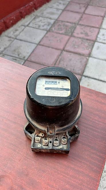 elekt: Ədəd 2 Sovet istehsalı mexaniki elektrik sayğacı - Model: RƏ- — 1