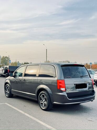 Dodge: Dodge Caravan: 2019 г., 3.6 л, Автомат, Бензин, Минивэн at lalafo.kg — 3 Dodge: Dodge Caravan: 2019 г., 3.6 л, Автомат, Бензин, Минивэн — 3
