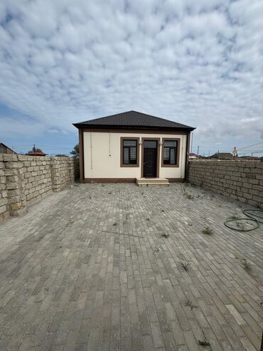 Продажа домов: 80 м², 3 комнаты