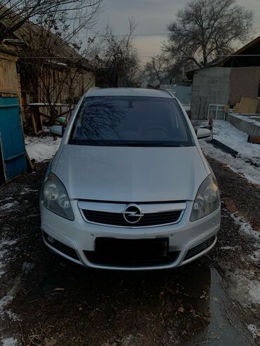 Opel: Opel Zafira: 2009 г., 2.2 л, Механика, Бензин, Минивэн