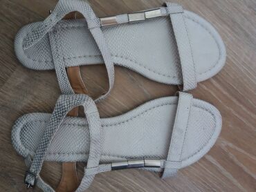 обувь белая: Немецкие босоножки из Германии, 39-40 размеры