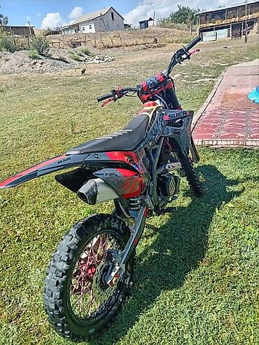 буксир: Питбайк/эндуро BOSUER (наклейки “BOSUER”, “KLX/CRF-style”), цвет — 2