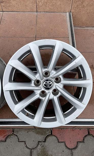 королла диски: Литые Диски R 17 Toyota, Комплект, отверстий - 5, Б/у — 1