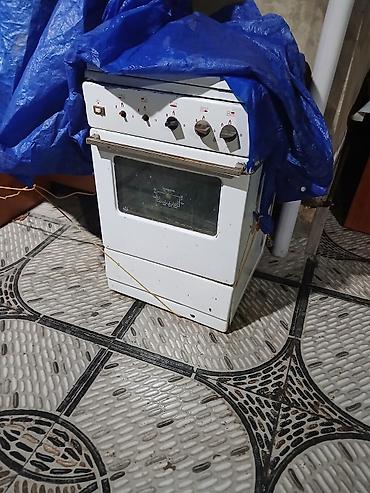sobasi: 4 gözlü qaz sobası,hamısı işlək vəziyyətdə Alt hissəsində,çörək — 1